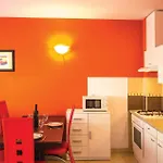 Amazing In With House Sea View ماكارسكا